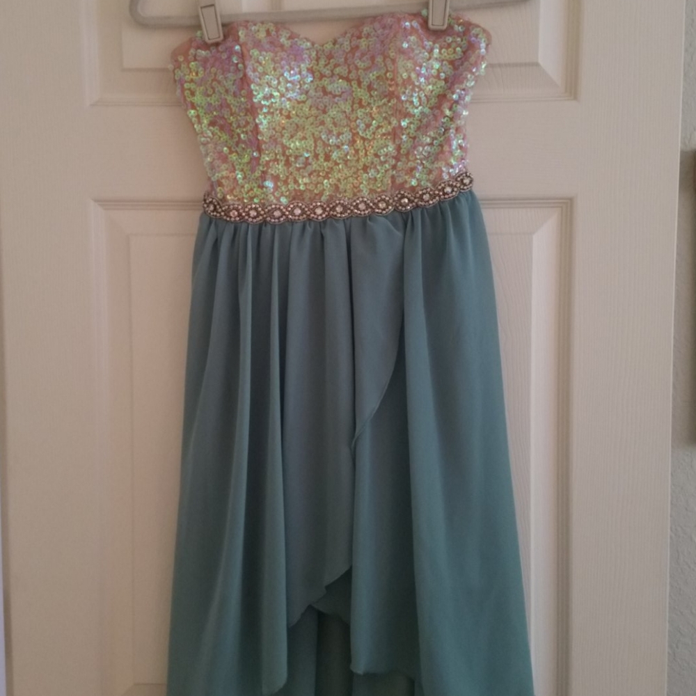 💗Strapless high-low semi-formal dress💗